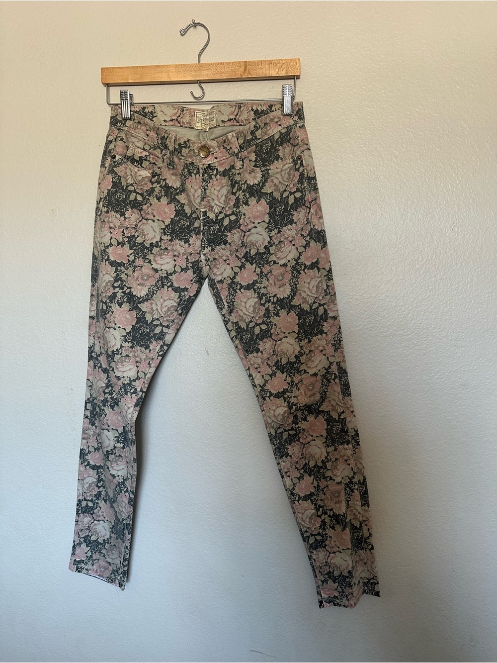 Current/Elliott Pink and Black Floral Ankle Jeans